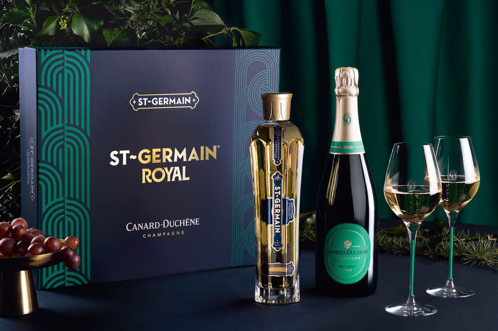 La liqueur St-Germain et la Maison de Champagne Canard-Duchêne dévoilent un coffret d'exception pour la fin d'année post image