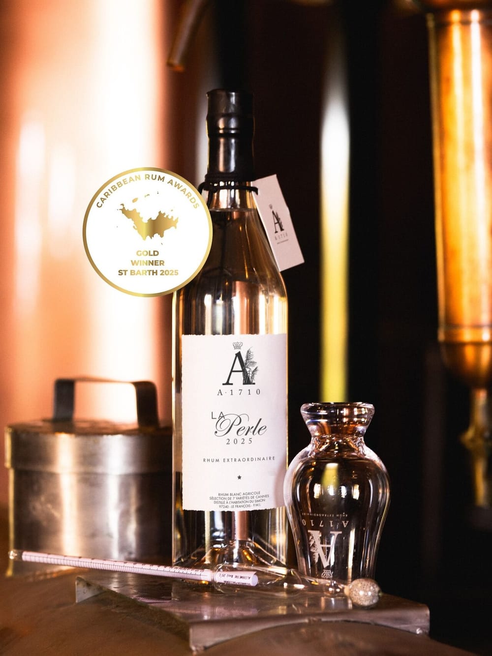 A1710 décroche une double médaille d'or aux Caribbean Rum Awards 2025 avec son rhum blanc "La Perle" post image