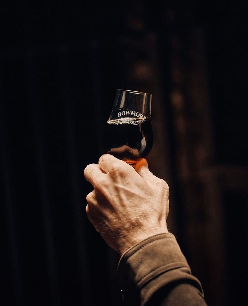Bowmore réintroduit "The Legend", son expression "best seller" dans un nouveau flacon au design épuré post feature image