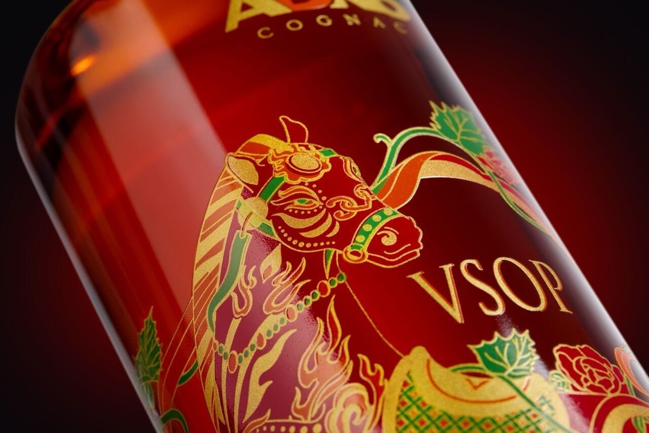 ABK6 Cognac célèbre le Nouvel An Chinois 2026 avec une nouvelle édition limitée de son VSOP, rendant hommage à l'énergie et à la noblesse du Cheval