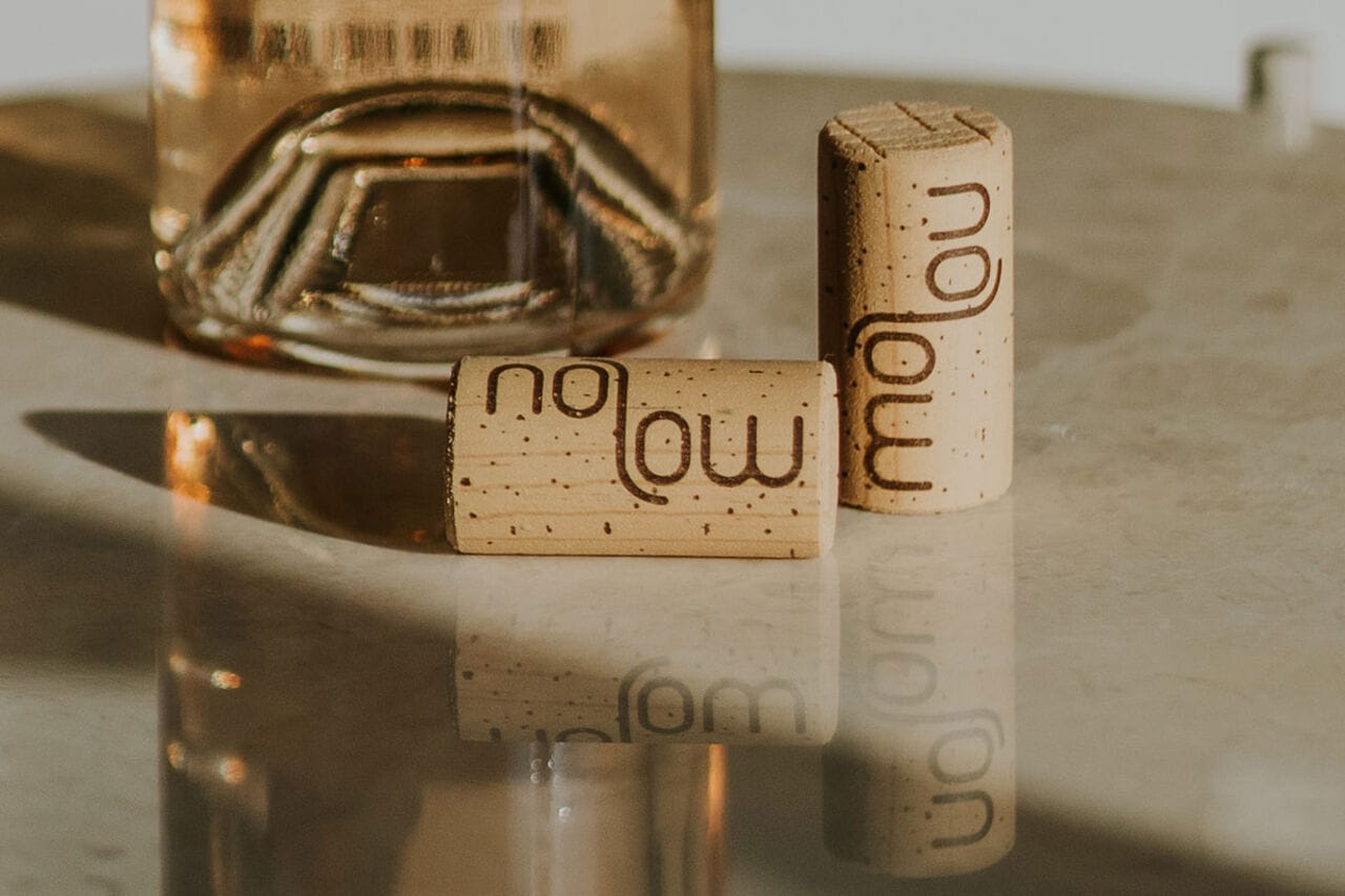 Vinventions lance Nomacorc nolow, le premier bouchon dédié aux vins sans ou à faible teneur en alcool
