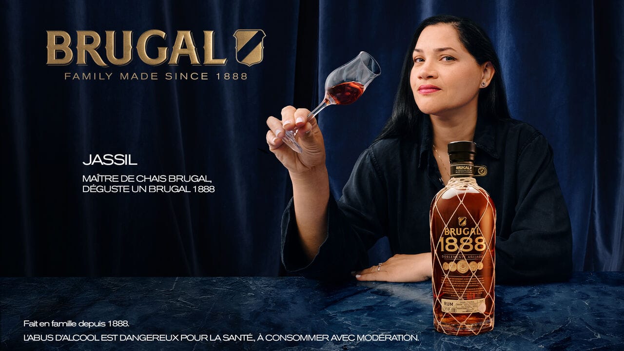 Brugal lance sa première campagne d'affichage à Paris et met à l'honneur sa Maestra Ronera