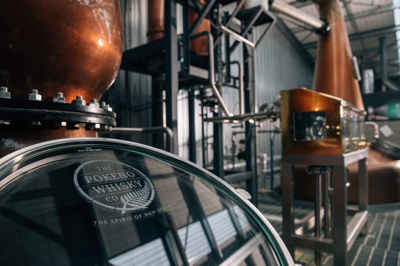 Terroirs Distillers Artisanal Brands annonce la distribution en France de Pōkeno, single malt néo-zélandais