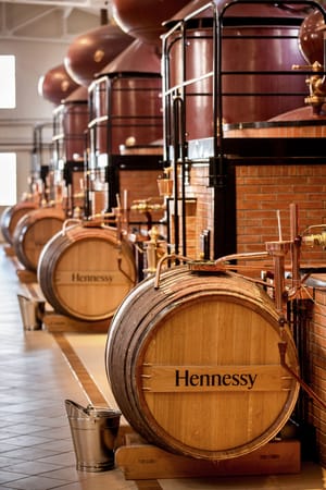 La Maison Hennessy met à l'honneur l'art de la distillation post feature image